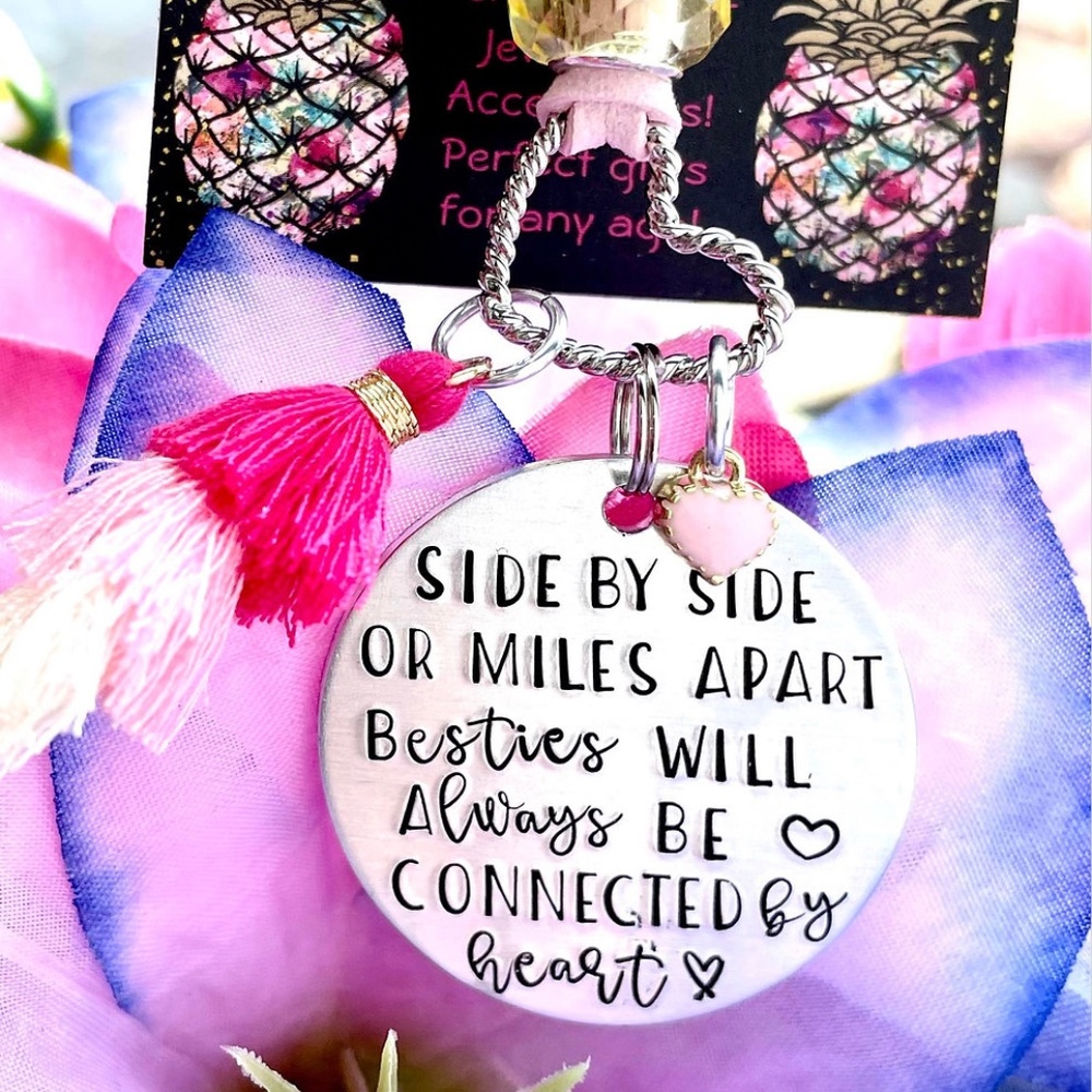Besties will always be connected by heart - Friend Gift - Bff Gift - Hand Made